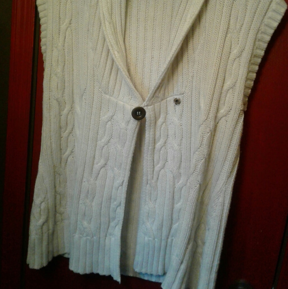 White sweater vest💗💗 - Picture 3 of 3